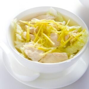 CALDO DE POLLO CON KION